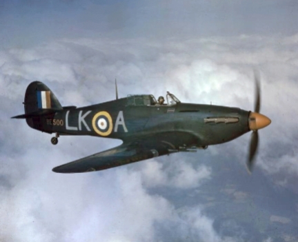Hurricane_IIC_87_Sqn_RAF_in_flight_1942-1